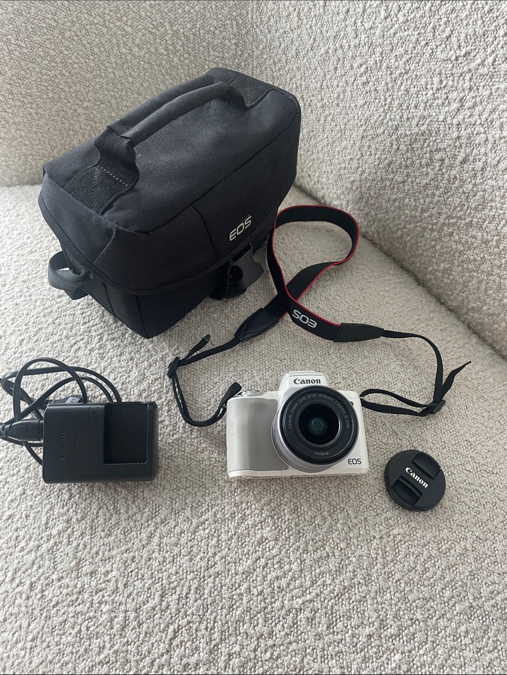 Canon EOS M50 - Picture 3 of 7